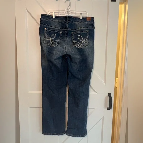 Wallflower Boot Cut Jeans size 16 - Picture 3 of 8